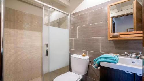 Bilik mandi di SAUNA - JACUZZI - 100% PRIVÉ - L'ESTANTADA
