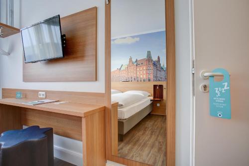 Katil atau katil-katil dalam bilik di Hotel Keese Hamburg