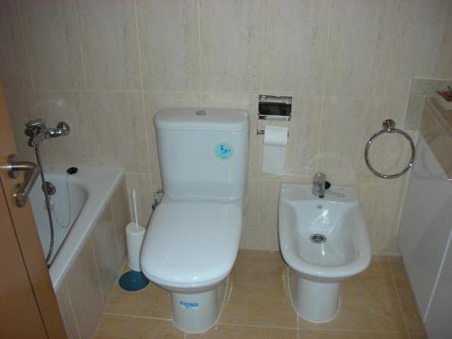 Kylpyhuone majoituspaikassa Amuley Mar 2