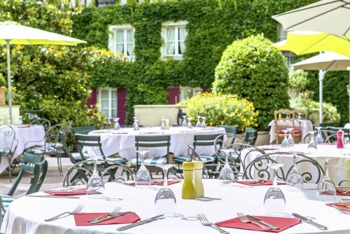 Un jardín fuera de Le Manoir de Gressy