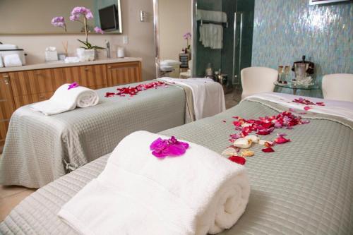 Sunset Marquis Hotel Image