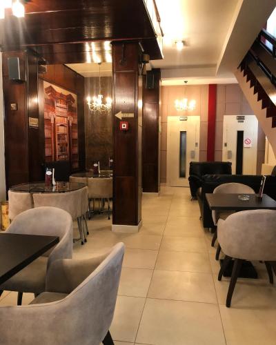 Golden Inn Hotelにあるシーティングエリア