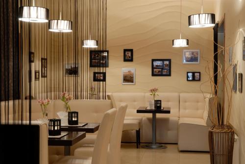 Χώρος καθιστικού στο 7 Days Hotel Kamyanets-Podilskyi