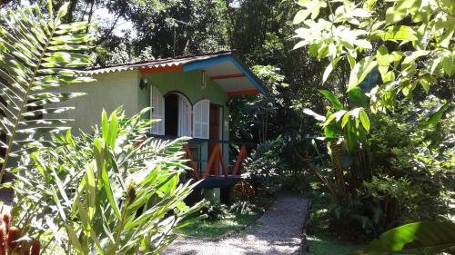 Jardín al aire libre en Bicho do Mato Suites