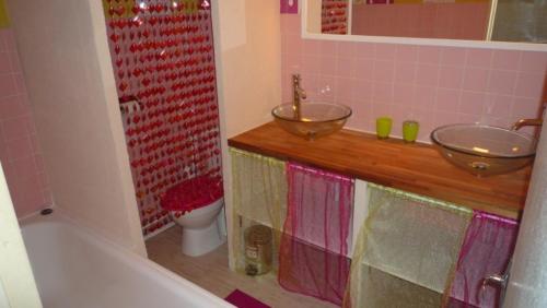 Gallery image of Naturessime Eco Village&Spa in Cheylade