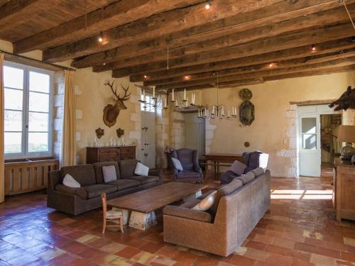 Χώρος καθιστικού στο Mansion in Aquitaine with Private Pool