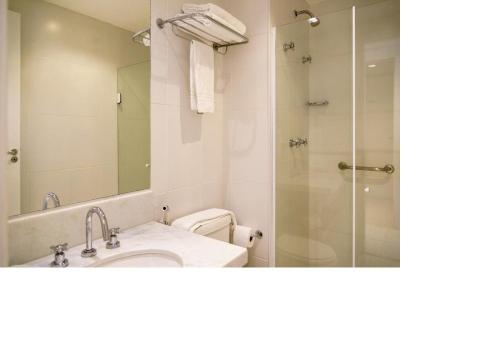Vonios kambarys apgyvendinimo įstaigoje Suite Verano Stay Barra