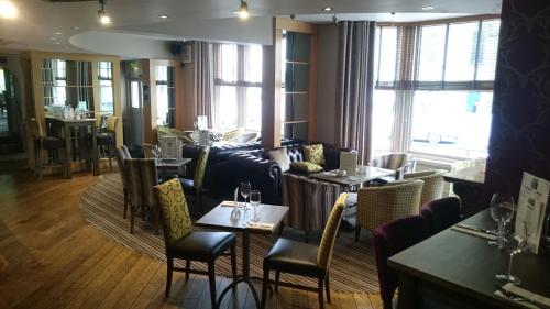 Regent Hotel Doncasterにあるレストランまたは飲食店