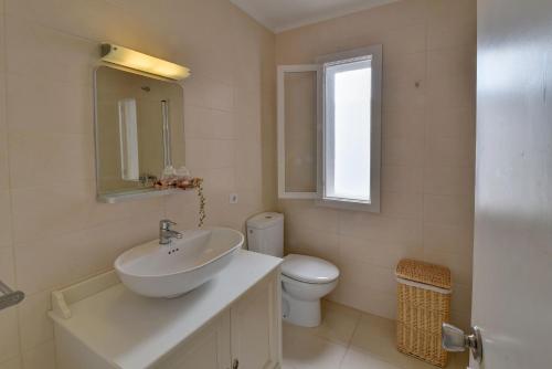 Koupelna v ubytování Apartamento Ferrera Park 206