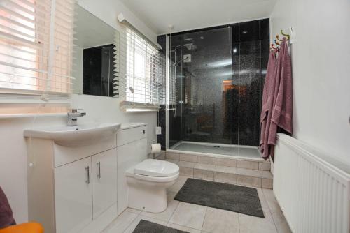 The LOCATION- 1 FREE PRIVATE PARKING SPACE - 60 SECOND WALK 2 MINSTER! photo 8