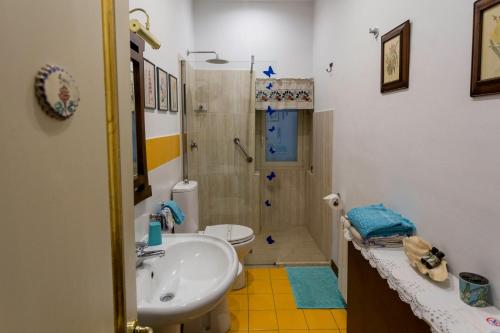 Koupelna v ubytování Crociferi B&B