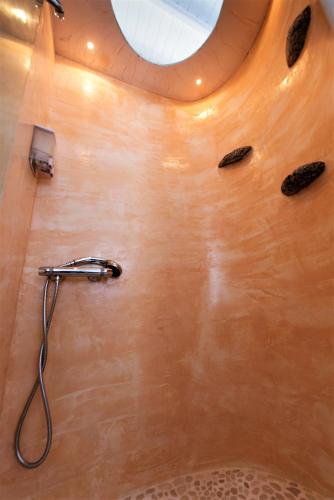 Un baño de Melesio Studios Mykonos Town