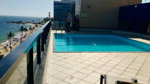 Piscina en o cerca de Flat Vista Mar Frente ou Lateral na Barra em Salvador