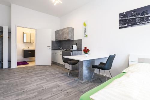 Una cocina o zona de cocina en Allram "TopSleep" 24 hours checkin