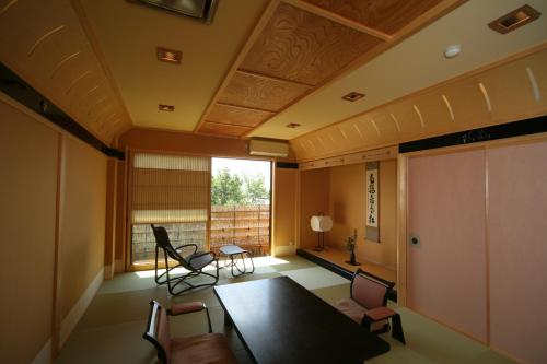 Gallery image of Oiwakeya Ryokan in Matsumoto