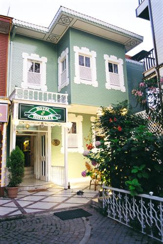 Bangunan di mana terletaknya hotel