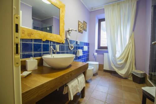 Hotel Cristallo tesisinde bir banyo