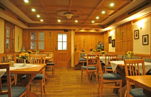 Restaurace v ubytování Gasthaus Gumping
