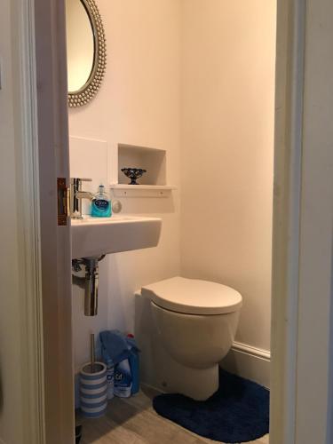 Bathroom sa Scardroy Homes Apartment Inverness