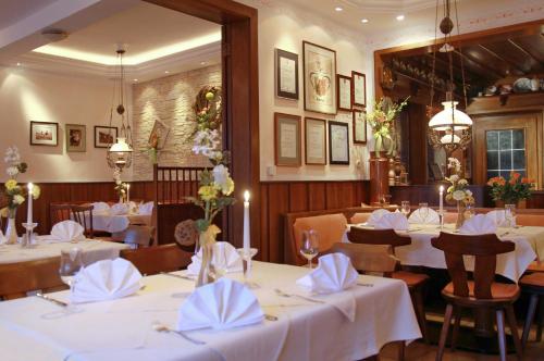 A restaurant or other place to eat at Hotel Landgasthof Gemmer