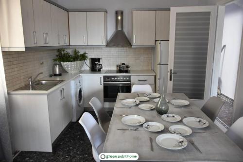 Kuchyň nebo kuchyňský kout v ubytování Green Point Home Chios