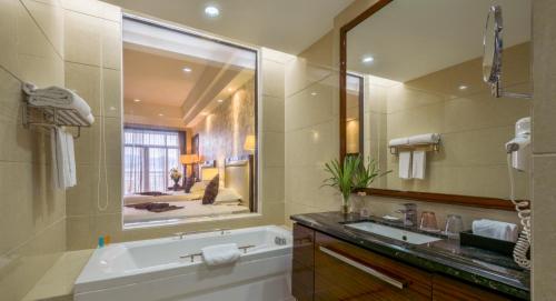 Koupelna v ubytování Country Garden Phoenix Hotel Huizhou Huiyang