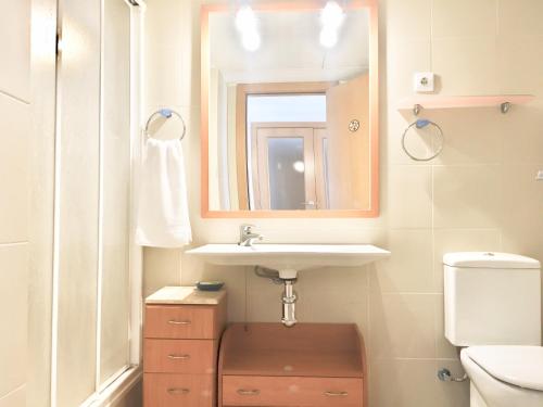 A bathroom at Ancora Luxury Apartment