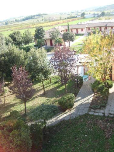 Jardín al aire libre en Hotel Giannina