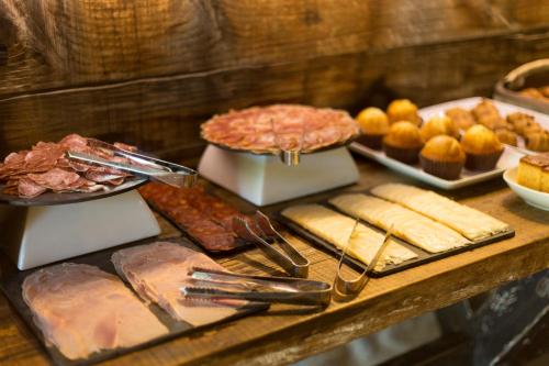 B&Bの敷地内または近くでの食事または食べ物