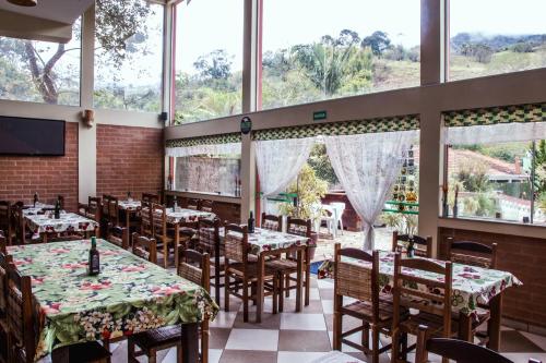 Restoran atau tempat lain untuk makan di Chalés na Montanha Riacho Doce