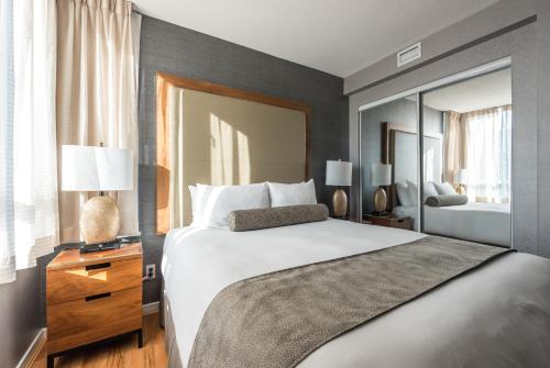 Carmana Hotel & Suites Image