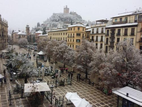 Plaza Nueva con vistas a la Alhambra