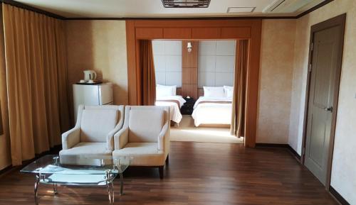 Posezení v ubytování Uljin Grand Hotel