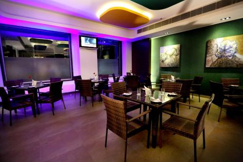 Μια τηλεόραση ή/και κέντρο ψυχαγωγίας στο Swosti Grand Bhubaneswar