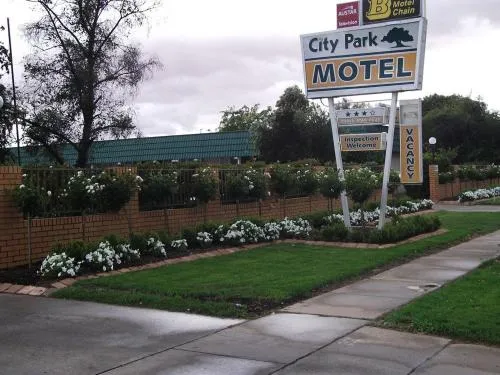 City Park Motel and Apartments picture