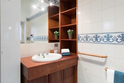 Amazing 4 bedrooms apartment with garden
