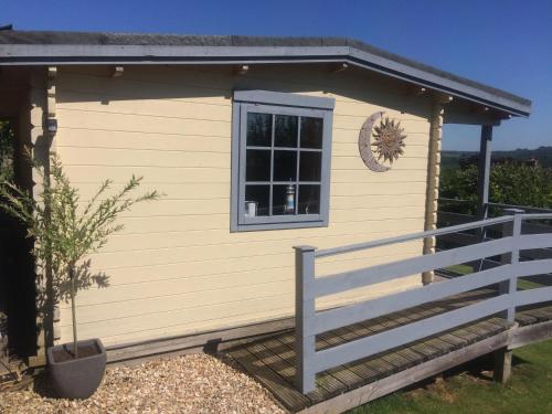 Gallery image of Morlais Log Cabin in Lyme Regis