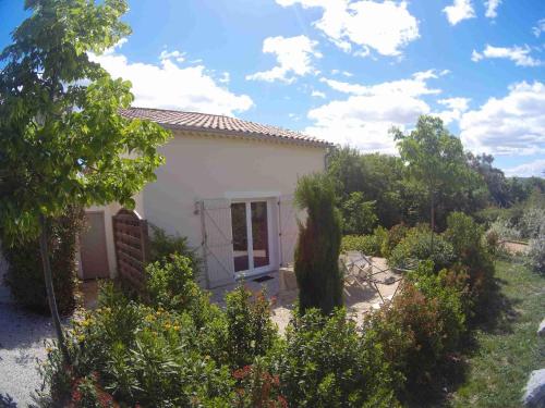 Κήπος έξω από το Gîte Le Mas de Molines