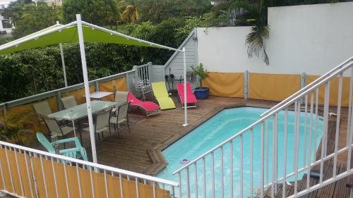 Vista de la piscina de villa piscine majoma o alrededores