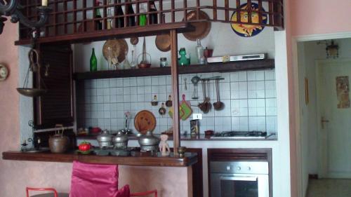 Η κουζίνα ή μικρή κουζίνα στο casa Laura