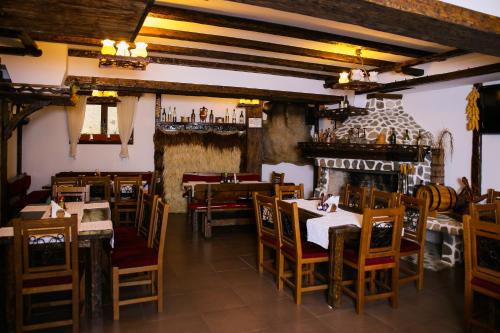 Restoran atau tempat lain untuk makan di Zlatograd 2 Iosifova Guest House