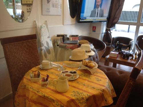 Mad på hotellet eller i nærheden