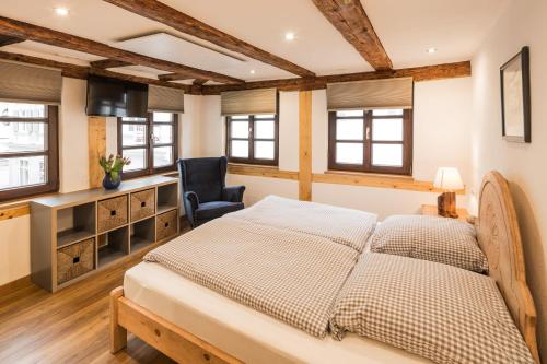 Cama ou camas em um quarto em alte Ritterstube