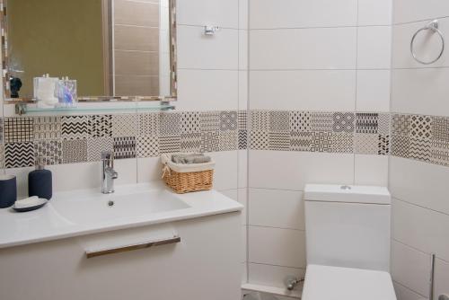 Koupelna v ubytování Klisouri Beach Villa