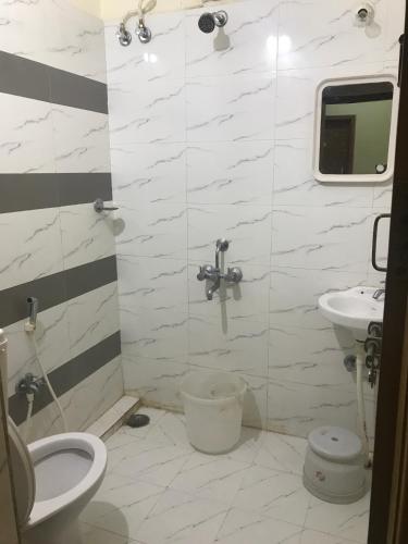 Bagno di Suvarna Residency