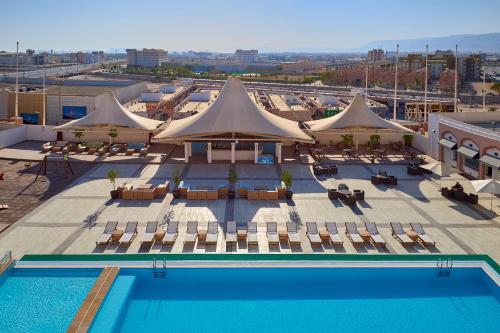 Bazén v ubytování Salalah Gardens Hotel Managed by Safir Hotels & Resorts nebo v jeho okolí