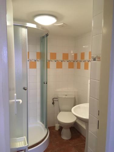 Ένα μπάνιο στο Ubytování Doma