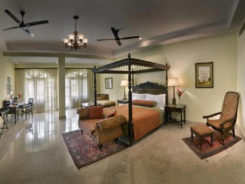 Posezení v ubytování The LaLiT Golf & Spa Resort Goa