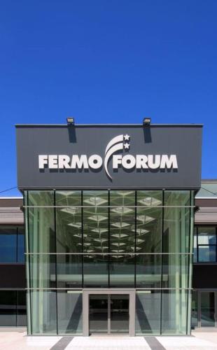 a fermo forum sign on the front of a building at La Stanza Di Alice in Ponzano di Fermo