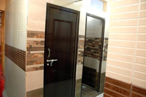 Jayaram Residency Srikalahastiにあるバスルーム